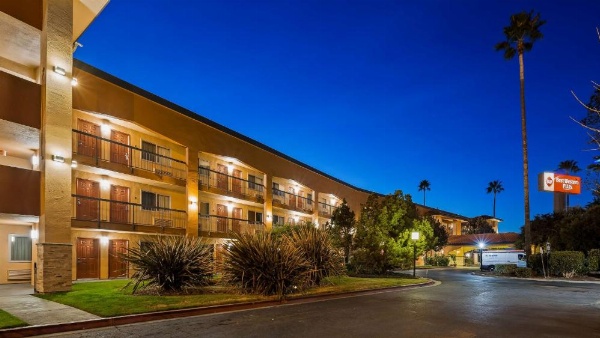 Best Western Plus Pleasanton Inn image 8